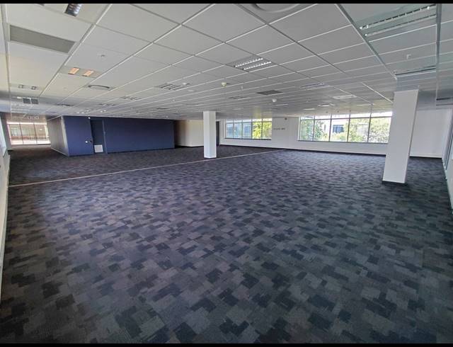 4,541M² OFFICE TO LET IN WATERFALL